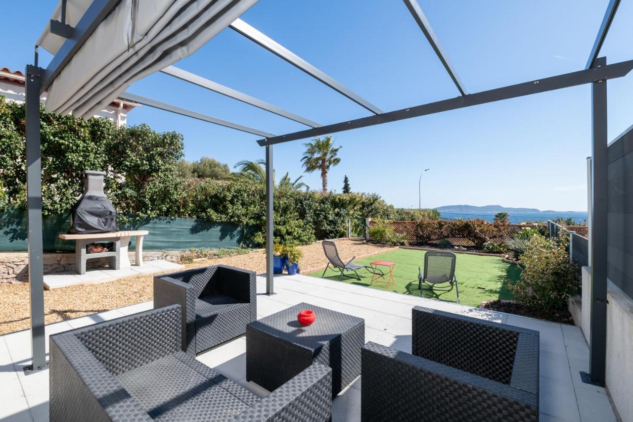 Face A La Superbe Terrasse Barbecue Le Pradet Carqueiranne